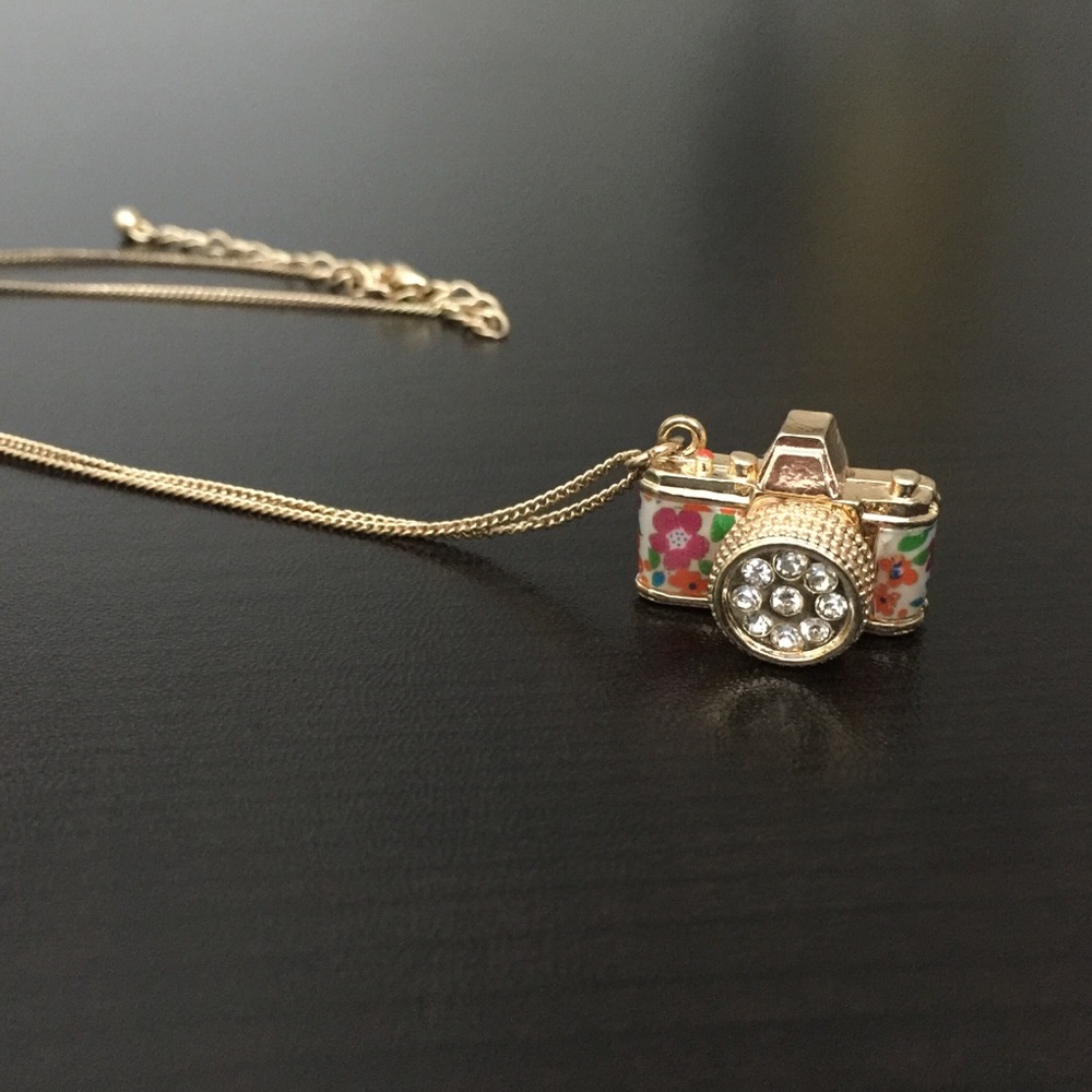NEVER WORN! Gold camera necklace
